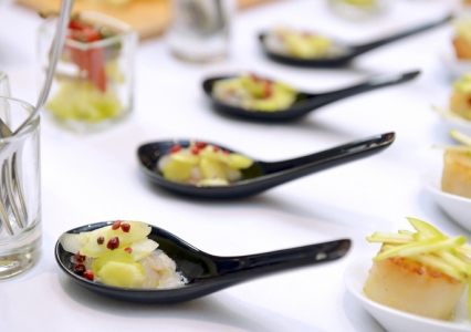 לאכול עם כל חמשת החושים